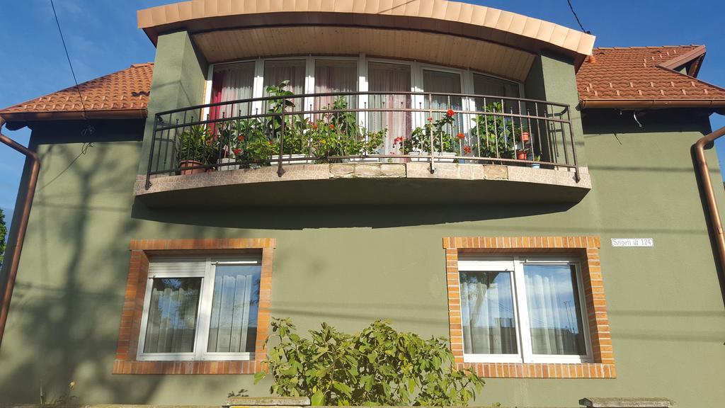 Szigeti Apartmanhaz Pécs Exterior foto
